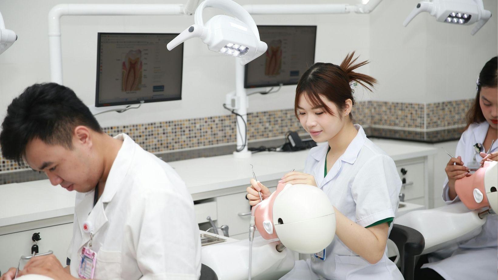 dental leadership coaching, growing dental practices, dental practice growth, dental leadership development, dental team coaching, practice management coaching, dental business coaching, dental leadership programs, dental practice optimization, dental growth strategies